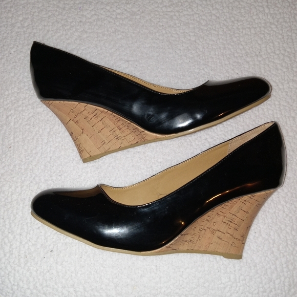 Rialto Like New Never Worn Black Patent Celina Cork Wedge Shoe size 10M - Picture 3 of 8